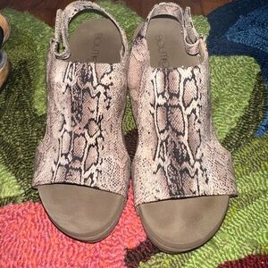 Beautiful Wedge Shoe